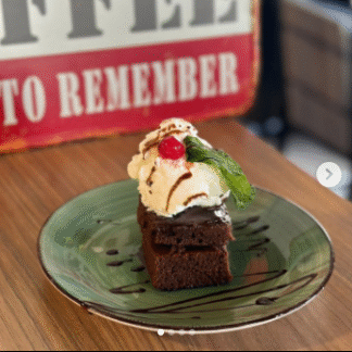 Brownie y helado Nuestro café bog