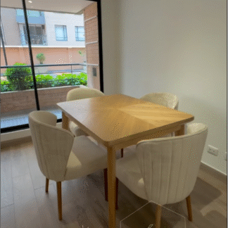Comedor Escandinavo Flor Morado Acomodate